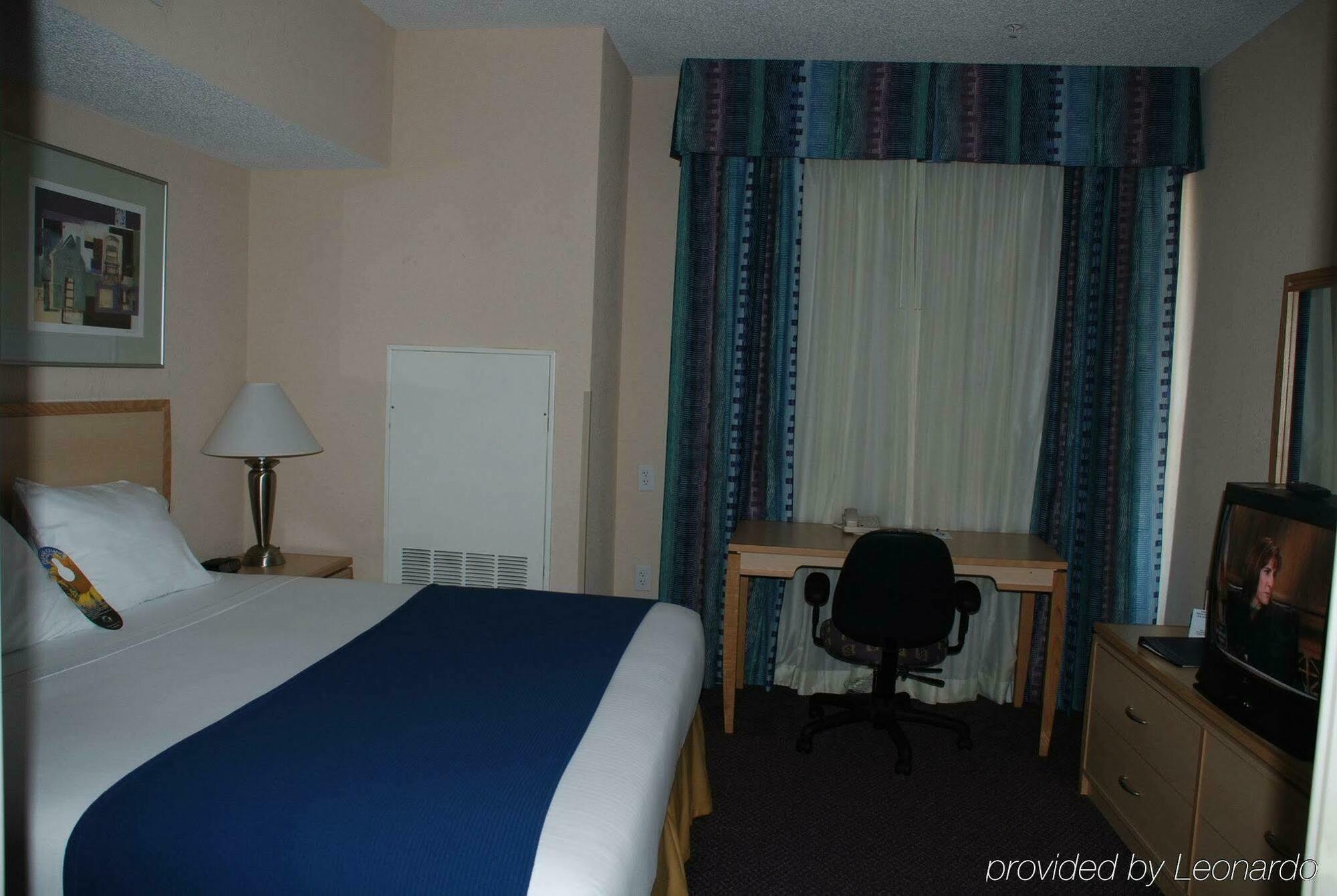 Holiday Inn Express Hotel & Suites San Antonio - Rivercenter Area, An Ihg Hotel חדר תמונה